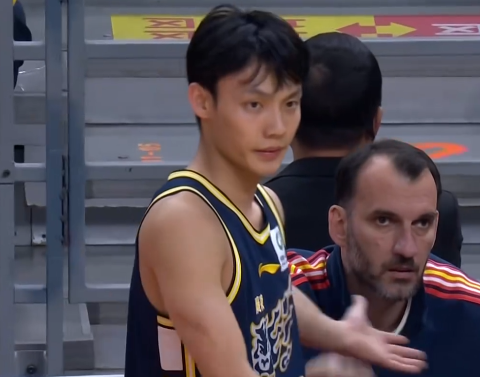 世界杯高清直播平台-广东宏远今日早报!杜锋深夜发声,徐杰重回男篮,徐昕证明自己